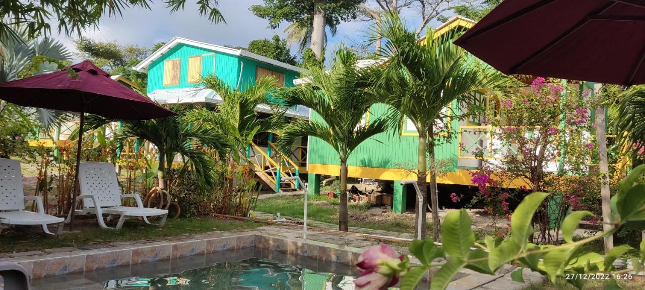 Hotel Yellow Home Providencia Isla South West Bay Exteriör bild