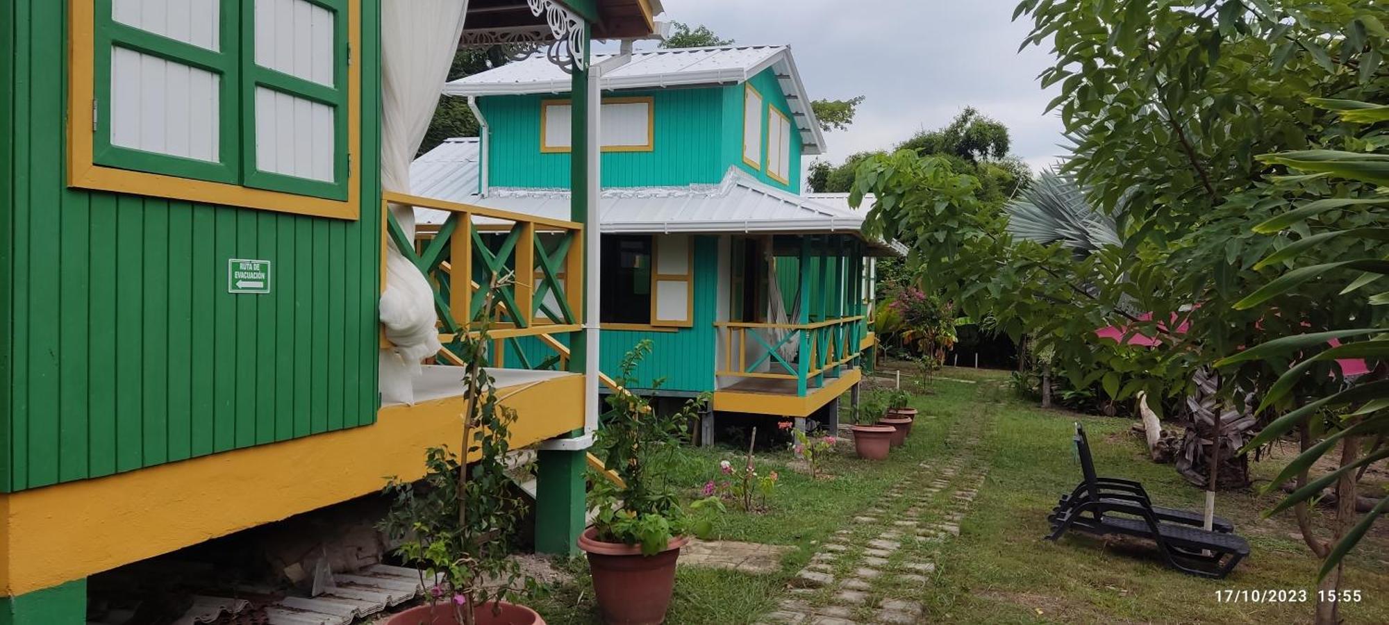 Hotel Yellow Home Providencia Isla South West Bay Exteriör bild