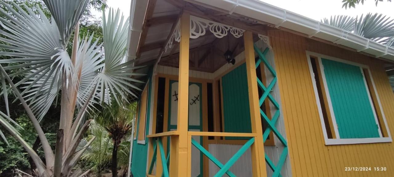Hotel Yellow Home Providencia Isla South West Bay Exteriör bild